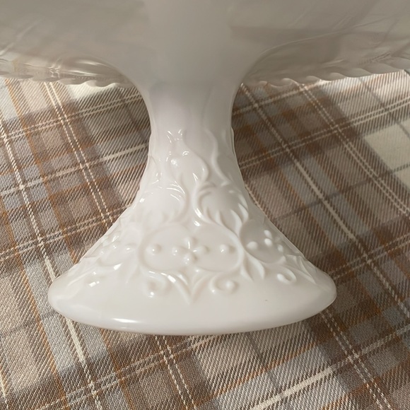 Fenton Silver Crest Ruffled Pedestal Cake Stand Serving Plate Hobnail Milk Glass - Picture 4 of 11